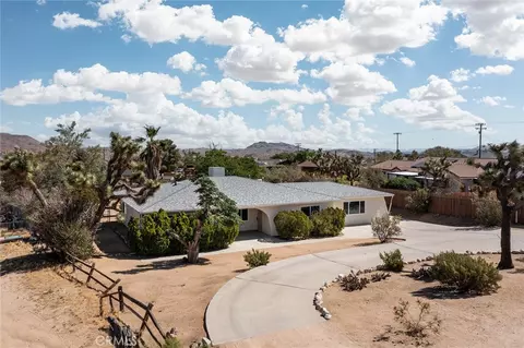 58390 Delano Trl, Yucca Valley, CA 92284