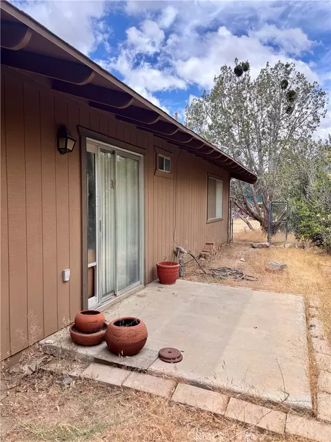 Exterior - 7890 Mariposa, Yucca Valley, CA 92284 photo 7 of 11
