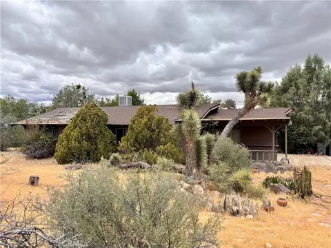 Exterior - 7890 Mariposa, Yucca Valley, CA 92284 photo 2 of 11