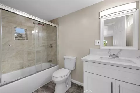 Bath - 55757 Linn, Landers, CA 92285 photo 3 of 3