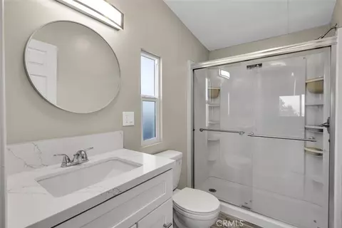 Bath - 55757 Linn, Landers, CA 92285 photo 1 of 3