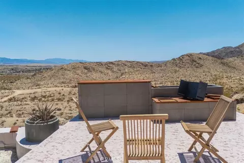 Exterior - 71159 Sullivan, Twentynine Palms, CA 92277 photo 10 of 17