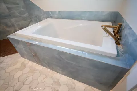 Bath - 71159 Sullivan, Twentynine Palms, CA 92277 photo 8 of 8