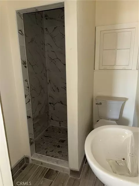 Bath - 91 Desnok St, Needles, CA 92363 photo 5 of 6