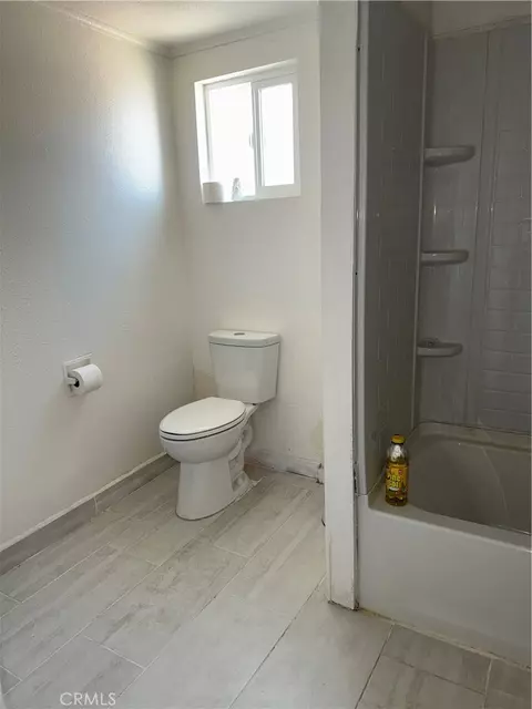 Bath - 91 Desnok St, Needles, CA 92363 photo 1 of 6