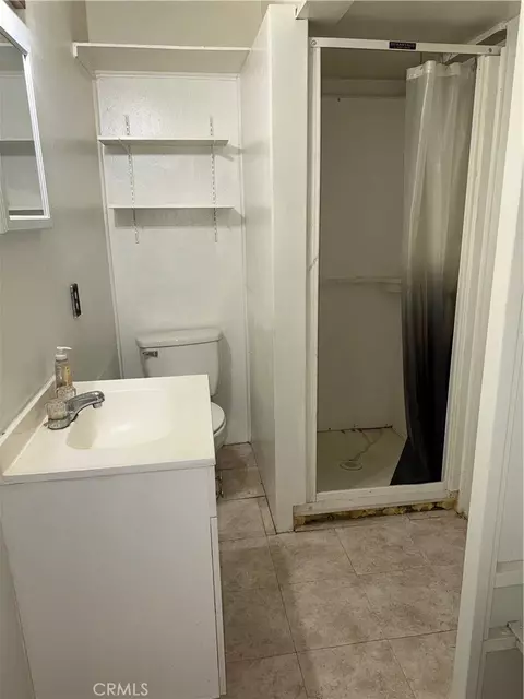 Bath - 91 Desnok St, Needles, CA 92363 photo 6 of 6