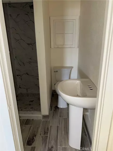 Bath - 91 Desnok St, Needles, CA 92363 photo 3 of 6