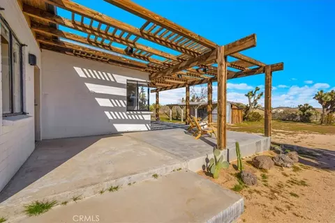 Exterior - 5437 Paradise View Rd, Yucca Valley, CA 92284 photo 4 of 29