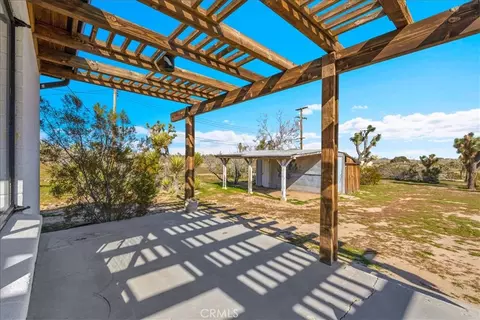 Exterior - 5437 Paradise View Rd, Yucca Valley, CA 92284 photo 7 of 29
