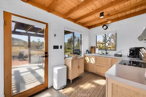 Kitchen - 5437 Paradise View Rd, Yucca Valley, CA 92284 photo 2 of 4