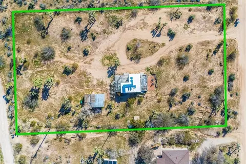 View/Area - 5437 Paradise View Rd, Yucca Valley, CA 92284 photo 1 of 11