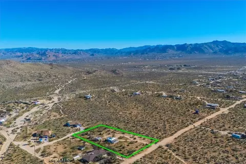 View/Area - 5437 Paradise View Rd, Yucca Valley, CA 92284 photo 7 of 11