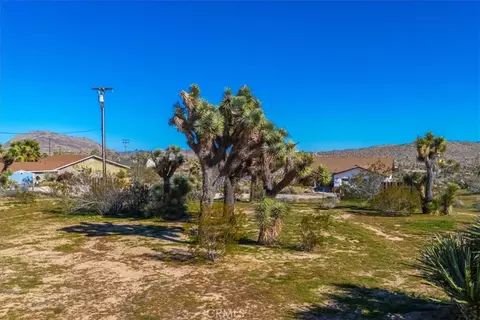 Exterior - 5437 Paradise View Rd, Yucca Valley, CA 92284 photo 16 of 29