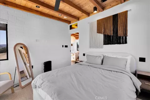 Bedroom - 5437 Paradise View Rd, Yucca Valley, CA 92284 photo 2 of 4