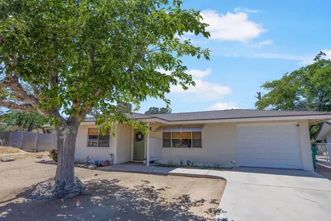 7744 Inca Trl, Yucca Valley, CA 92284