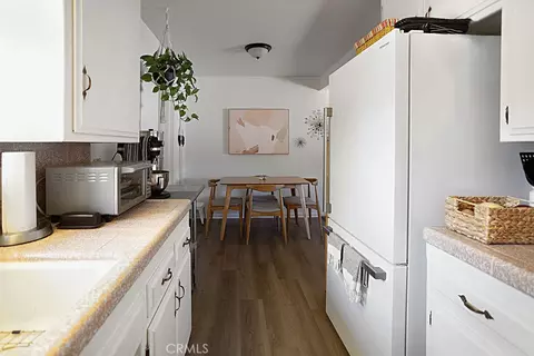 Kitchen - 7744 Inca Trl, Yucca Valley, CA 92284 photo 6 of 6