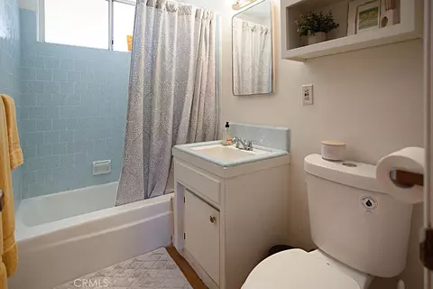 Bath - 7744 Inca Trl, Yucca Valley, CA 92284 photo 1 of 3