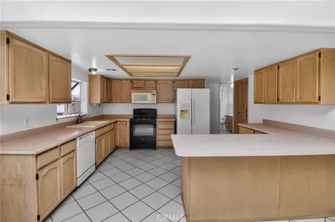 Kitchen - 2209 Casa Linda, Needles, CA 92363 photo 1 of 4