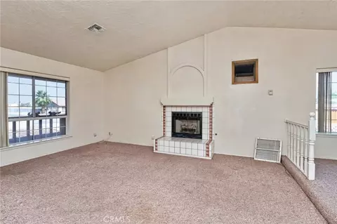 Living - 2209 Casa Linda, Needles, CA 92363 photo 3 of 6