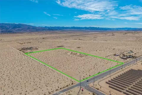 3888 Desert Heights Dr, Twentynine Palms, CA 92277