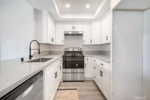 Kitchen - 149 W Glaucus #D, Encinitas, CA 92024 photo 2 of 3