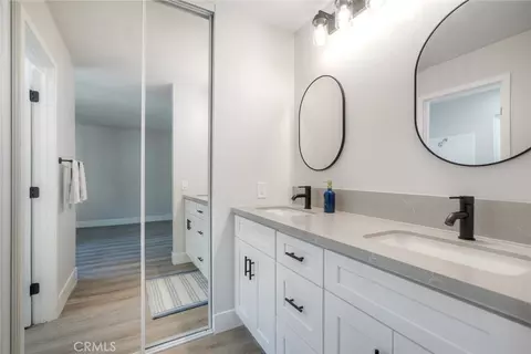 Bath - 149 W Glaucus #D, Encinitas, CA 92024 photo 2 of 4