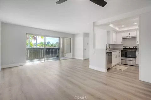 Living - 149 W Glaucus #D, Encinitas, CA 92024 photo 1 of 7