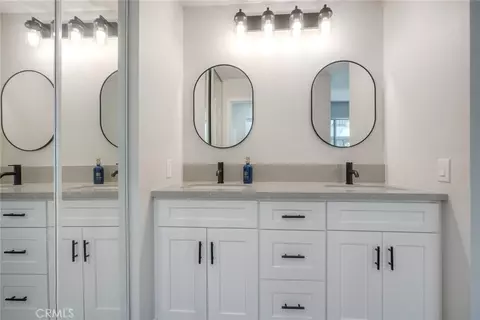 Bath - 149 W Glaucus #D, Encinitas, CA 92024 photo 3 of 4