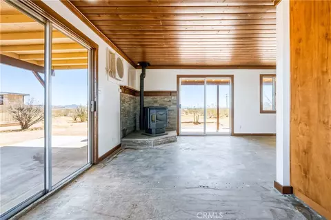 Living - 56674 Cone Blvd, Landers, CA 92285 photo 4 of 9