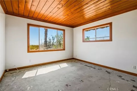 Bedroom - 56674 Cone Blvd, Landers, CA 92285 photo 4 of 5