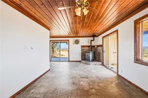 Living - 56674 Cone Blvd, Landers, CA 92285 photo 6 of 9
