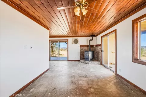 Living - 56674 Cone Blvd, Landers, CA 92285 photo 6 of 9