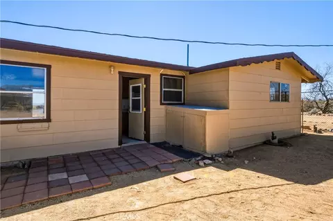 Exterior - 56674 Cone Blvd, Landers, CA 92285 photo 7 of 11