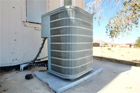 737 Gerber, Landers, CA 92285 photo 34