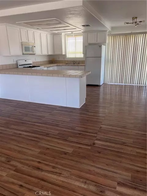 Kitchen - 4920 1st E, Joshua Tree, CA 92252 photo 4 of 4