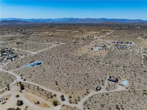 57877 La Crescenta, Yucca Valley, CA 92284 photo 12