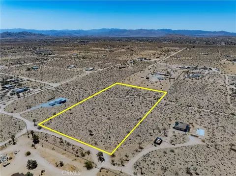 57877 La Crescenta, Yucca Valley, CA 92284 photo 8