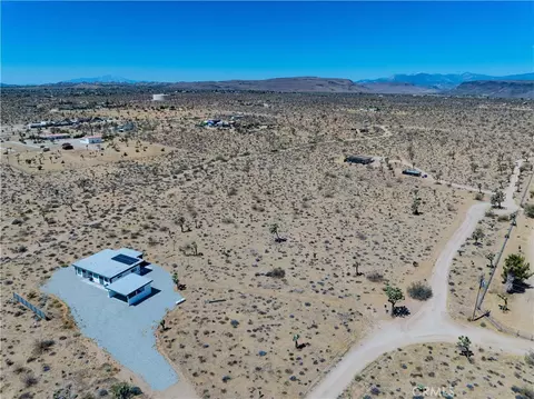57877 La Crescenta, Yucca Valley, CA 92284 photo 10