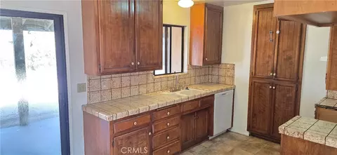 Kitchen - 7745 Joshua Vw, Yucca Valley, CA 92284 photo 1 of 1