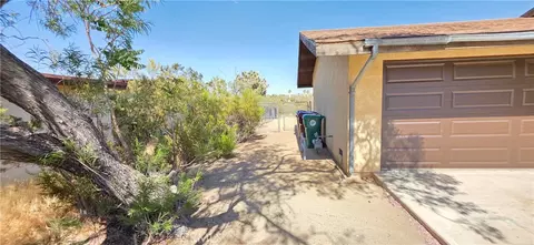 Exterior - 7745 Joshua Vw, Yucca Valley, CA 92284 photo 5 of 16