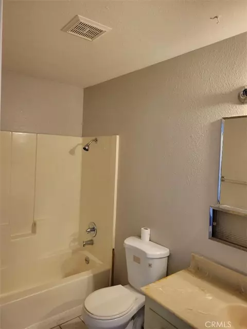 Bath - 1340 Larchwood, Needles, CA 92363 photo 1 of 3