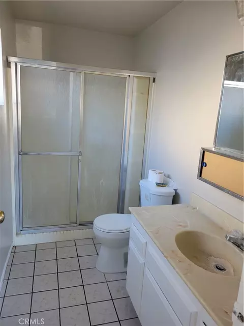 Bath - 1340 Larchwood, Needles, CA 92363 photo 2 of 3