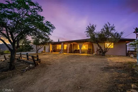 8001 Hammett Rd, Yucca Valley, CA 92284