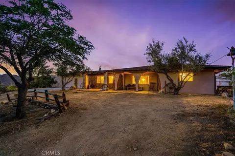 8001 Hammett Rd, Yucca Valley, CA 92284