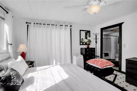 Bedroom - 49490 Big Morongo Canyon Rd, Morongo Valley, CA 92256 photo 2 of 4