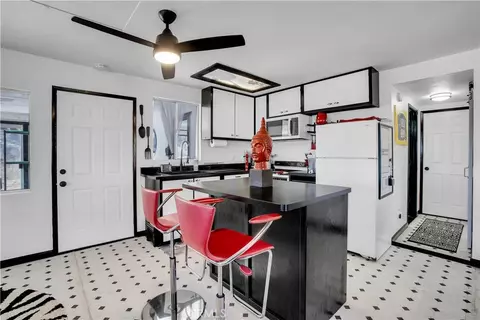 Kitchen - 49490 Big Morongo Canyon Rd, Morongo Valley, CA 92256 photo 1 of 3