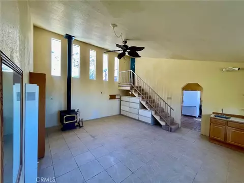 Living - 49324 Whiteside, Morongo Valley, CA 92256 photo 2 of 4