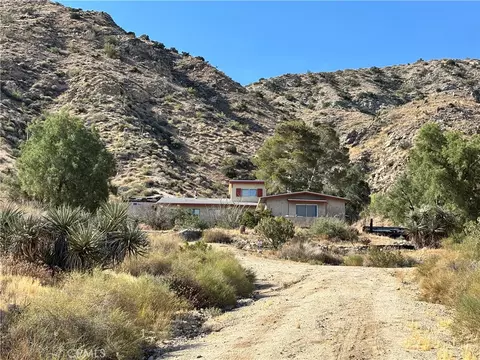 Exterior - 49324 Whiteside, Morongo Valley, CA 92256 photo 6 of 9