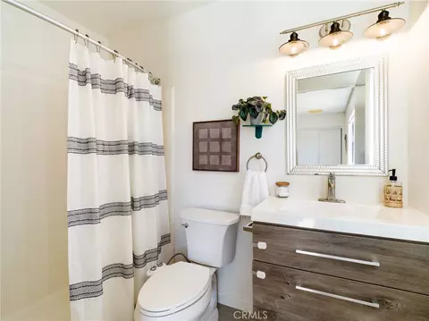 Bath - 60485 Latham Trl, Joshua Tree, CA 92252 photo 1 of 4