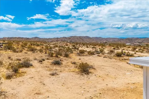 Exterior - 777 Quail Bush Rd, Landers, CA 92285 photo 9 of 11